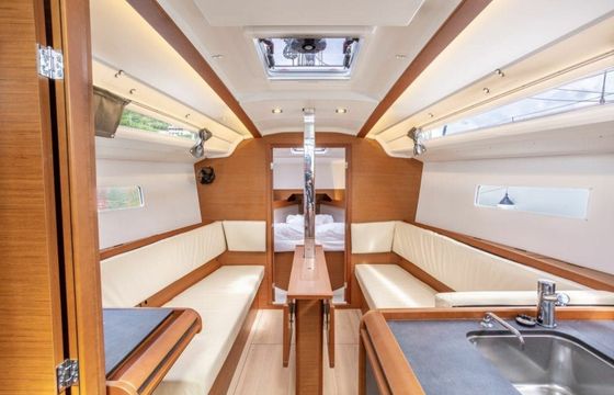 Jeanneau Sun Odyssey 349 Lena
