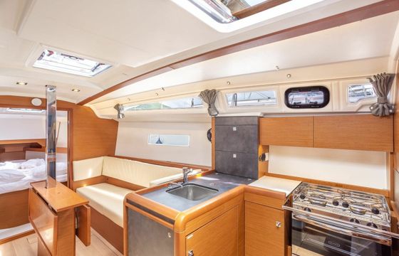 Jeanneau Sun Odyssey 349 Lena