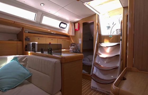Jeanneau Sun Odyssey 36i Candy