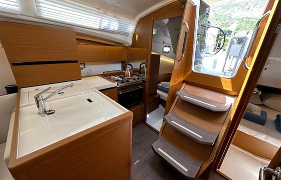 Jeanneau Sun Odyssey 350 Anja