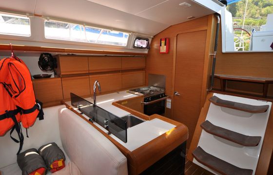 Jeanneau Sun Odyssey 409 FourTwo