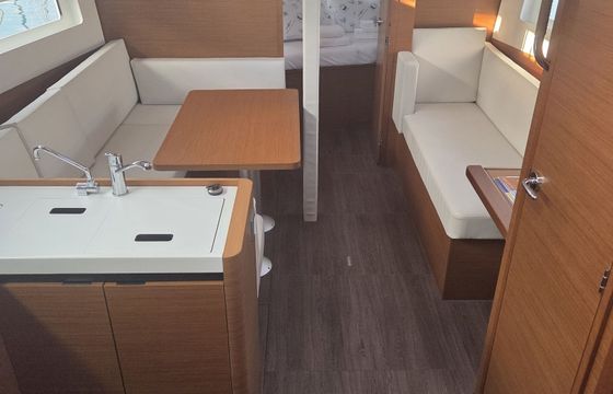 Jeanneau Sun Odyssey 380 Kavinton