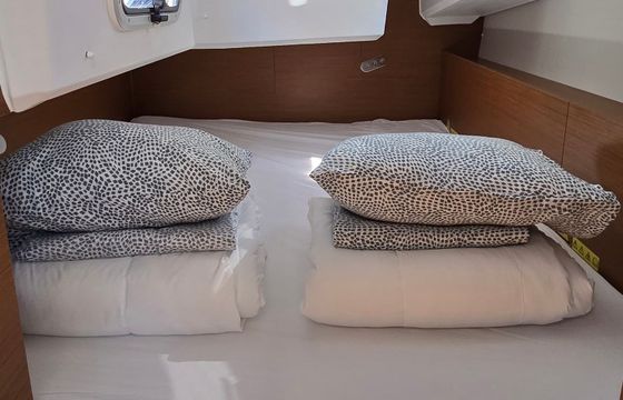 Jeanneau Sun Odyssey 380 Leo