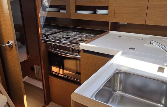 Jeanneau Sun Odyssey 380 Leo