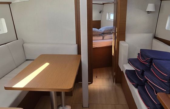 Jeanneau Sun Odyssey 380 Leo