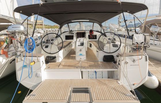 Jeanneau Sun Odyssey 410 Blue Dot.