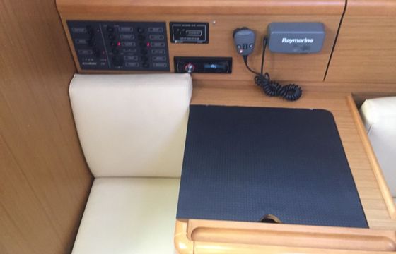 Jeanneau Sun Odyssey 33i Carry On