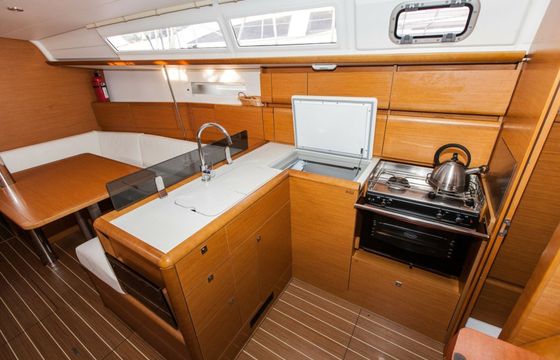 Jeanneau Sun Odyssey 379 Erin