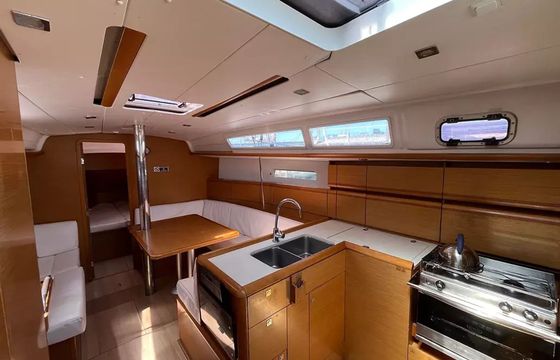 Jeanneau Sun Odyssey 379 Esprit du Ponant