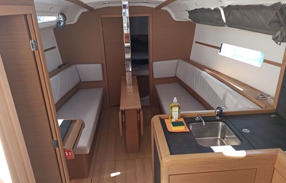 Jeanneau Sun Odyssey 349 Dorina