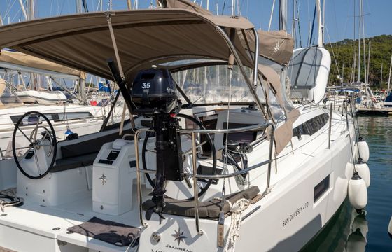 Jeanneau Sun Odyssey 410 Moustique 2