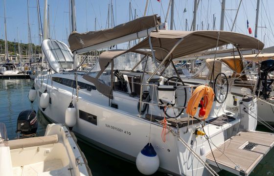 Jeanneau Sun Odyssey 410 Moustique 2