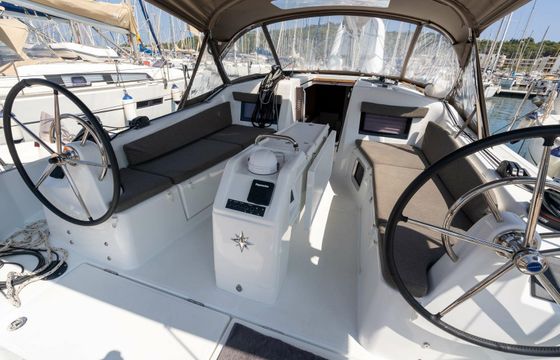 Jeanneau Sun Odyssey 410 Moustique 2
