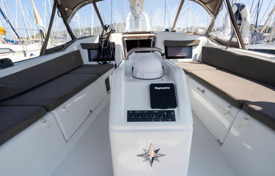 Jeanneau Sun Odyssey 410 Moustique 2
