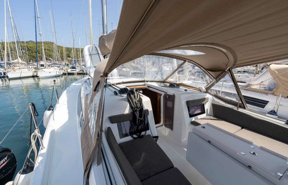 Jeanneau Sun Odyssey 410 Moustique 2