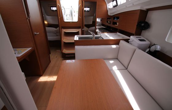 Jeanneau Sun Odyssey 380 Aurora