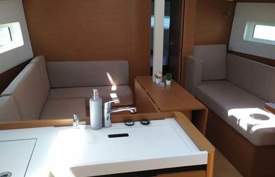 Jeanneau Sun Odyssey 380 Bright Elli