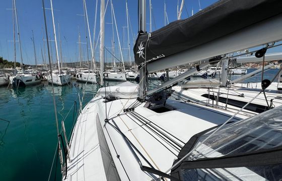 Jeanneau Sun Odyssey 380 Sinki Jr.