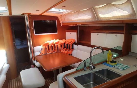 Jeanneau Sun Odyssey 43 Pasha 2