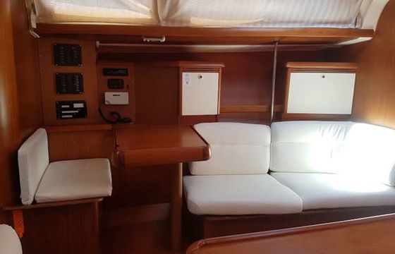 Jeanneau Sun Odyssey 43 Pasha 2