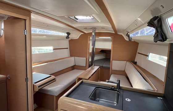 Jeanneau Sun Odyssey 349 Escampette