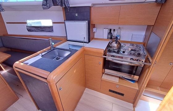 Jeanneau Sun Odyssey 349 Fatu Hiva 3