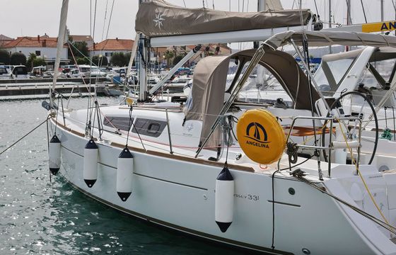Jeanneau Sun Odyssey 33i Cosma
