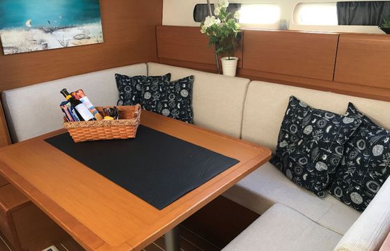 Jeanneau Sun Odyssey 409 Corinne