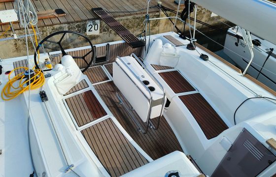 Jeanneau Sun Odyssey 349 Ana