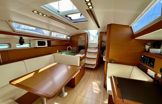 Jeanneau Sun Odyssey 419 Hendrix