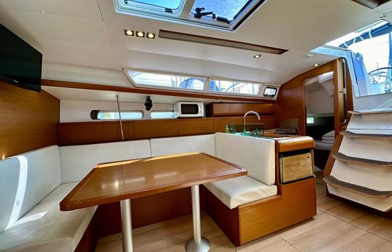 Jeanneau Sun Odyssey 419 Hendrix