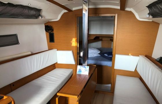 Jeanneau Sun Odyssey 349 Sunsail 19