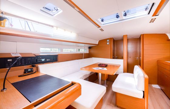 Jeanneau Sun Odyssey 440 Simoun
