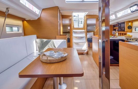 Jeanneau Sun Odyssey 440 Thousand Sunny