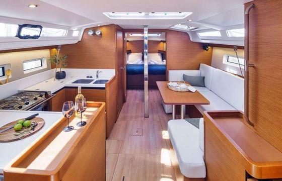 Jeanneau Sun Odyssey 440 Thousand Sunny