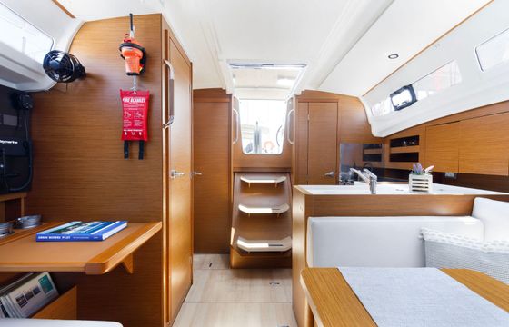 Jeanneau Sun Odyssey 380 Albion
