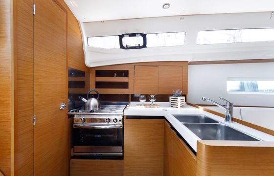 Jeanneau Sun Odyssey 380 Albion