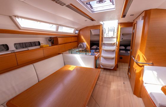 Jeanneau Sun Odyssey 449 Cherry