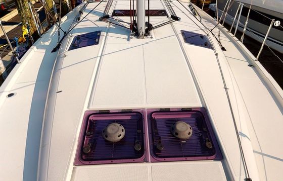 Jeanneau Sun Odyssey 440 Summer Salt