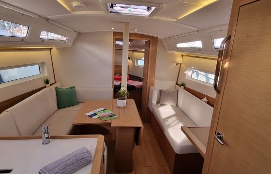 Jeanneau Sun Odyssey 380 Sunny