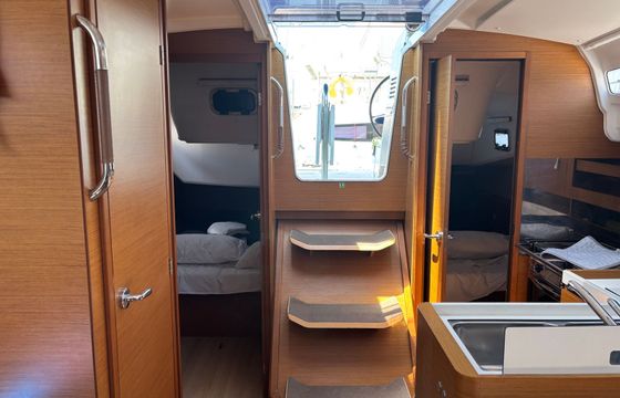Jeanneau Sun Odyssey 380 Sunsail 22