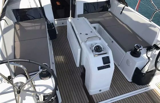 Jeanneau Sun Odyssey 440 Tikal 3