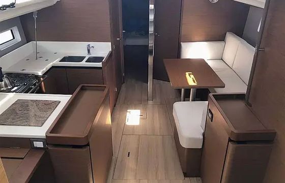 Jeanneau Sun Odyssey 440 Tikal 3
