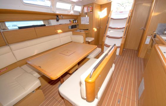 Jeanneau Sun Odyssey 44i Miss Devereux