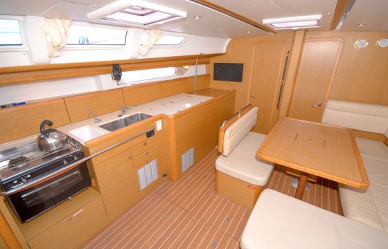 Jeanneau Sun Odyssey 44i Miss Devereux