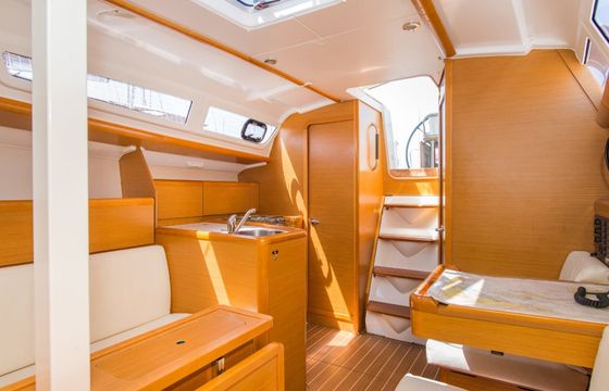 Jeanneau Sun Odyssey 449 Top Smile