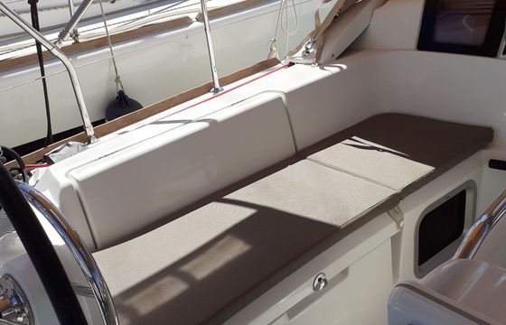 Jeanneau Sun Odyssey 389 Peacok