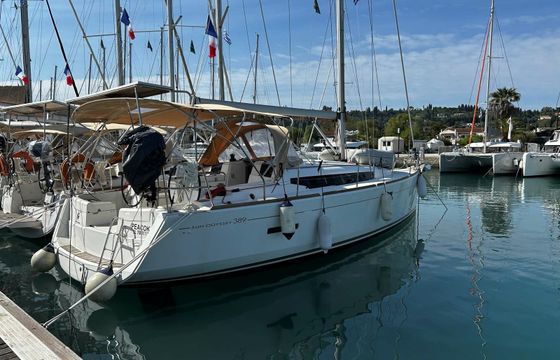 Jeanneau Sun Odyssey 389 Peacok