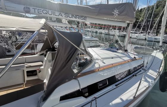 Jeanneau Sun Odyssey 389 Tequila Sunrise