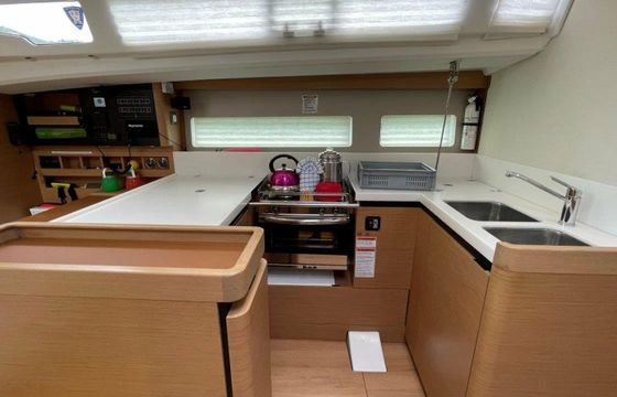Jeanneau Sun Odyssey 440 Whitecap